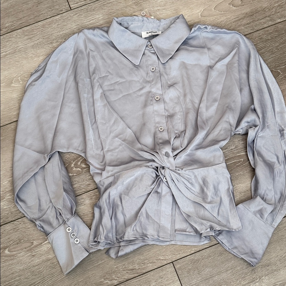Workshop Clothing Women's Light Gray Button-Down Shirt size medium